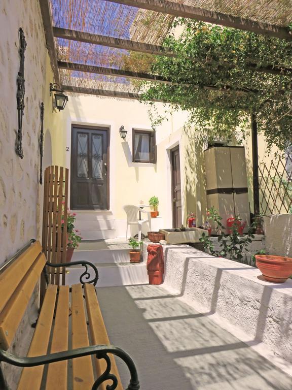 Avlitis Apartment Ermoupoli Exterior photo